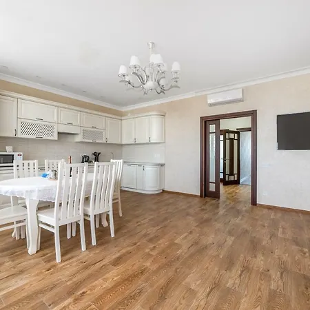 Трёхкомнатные Апартаменты На Фонтанской Дороге 58! Apartment
